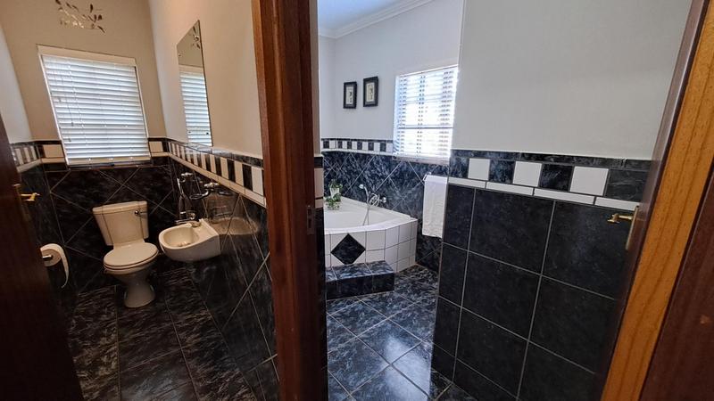 4 Bedroom Property for Sale in Albertinia Western Cape